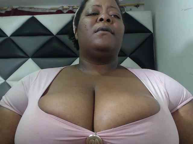 ShantalBBW webcam