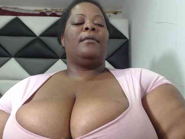 ShantalBBW webcam