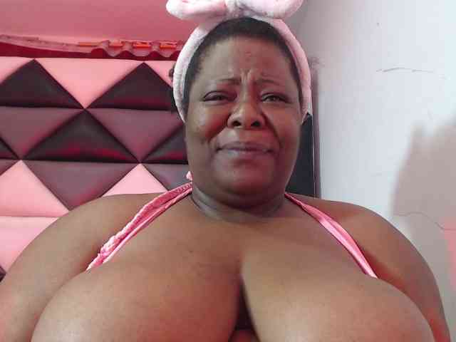 ShantalBBW webcam