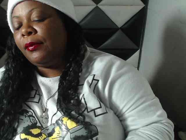 ShantalBBW webcam