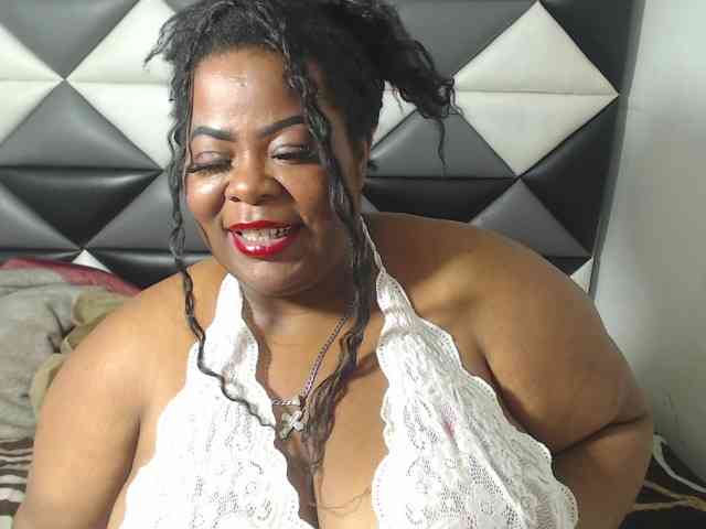 ShantalBBW webcam