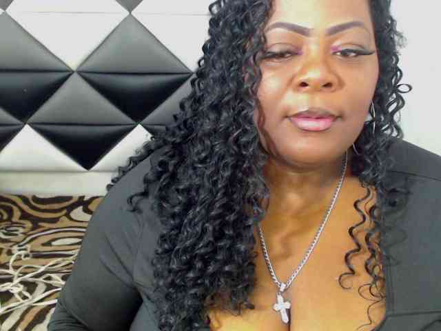 ShantalBBW webcam