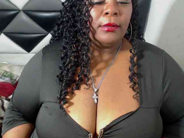 ShantalBBW webcam