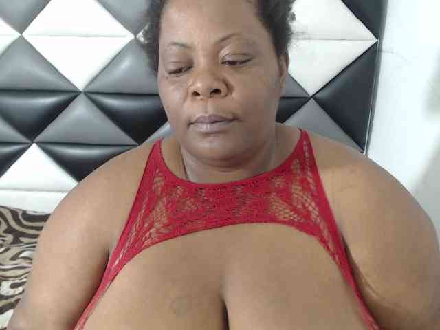 ShantalBBW webcam