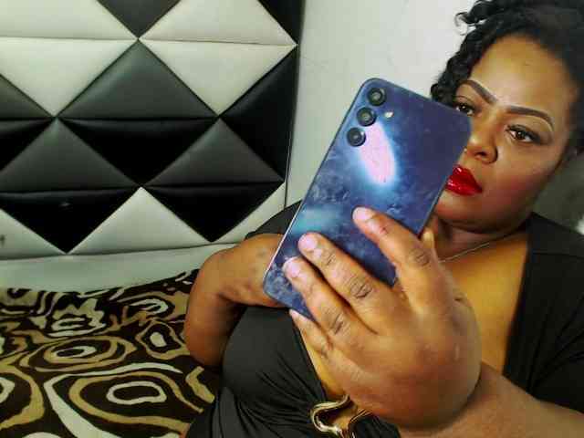 ShantalBBW webcam