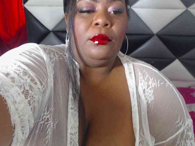 ShantalBBW webcam