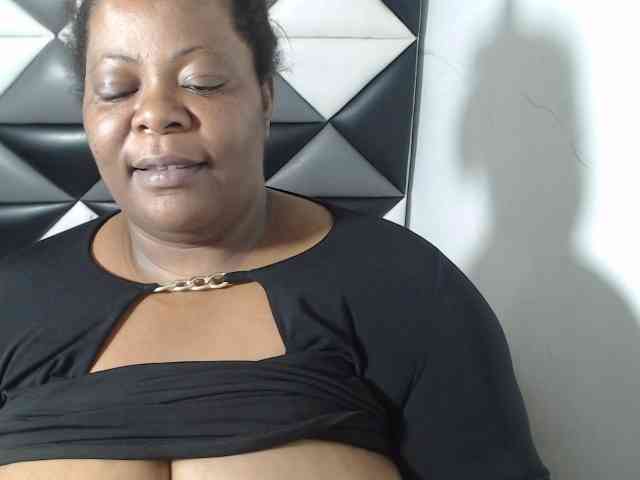 ShantalBBW webcam