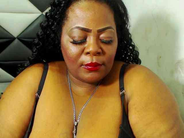 ShantalBBW webcam