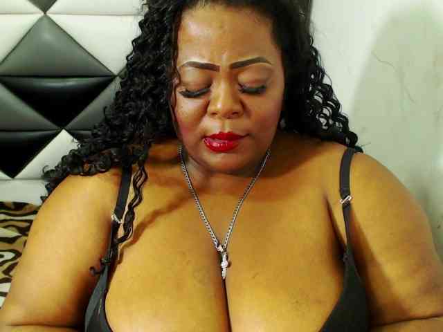 ShantalBBW webcam