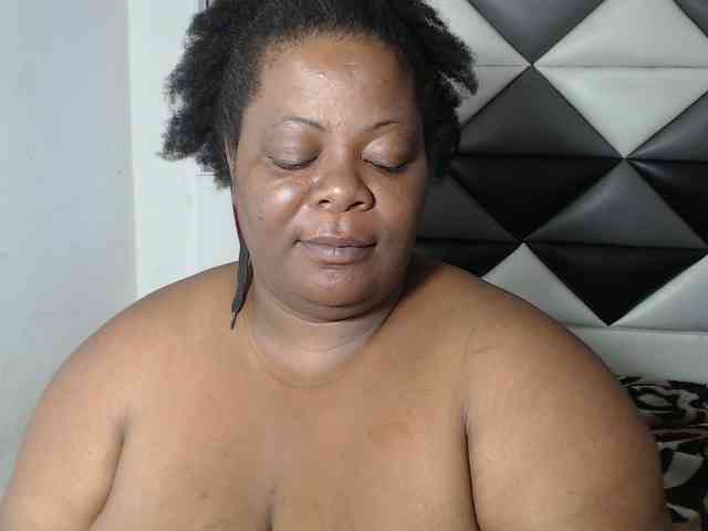 ShantalBBW webcam