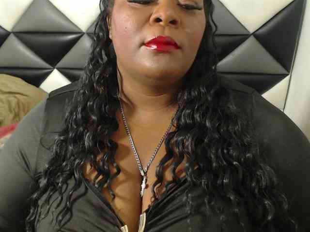 ShantalBBW webcam