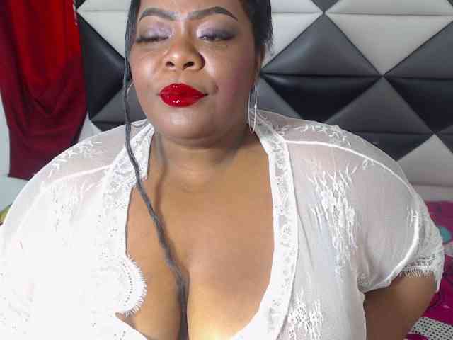ShantalBBW webcam