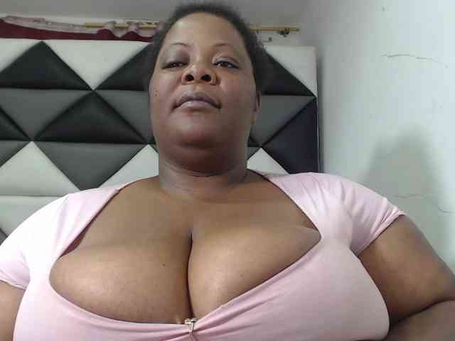 ShantalBBW webcam