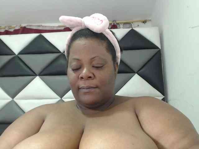 ShantalBBW webcam