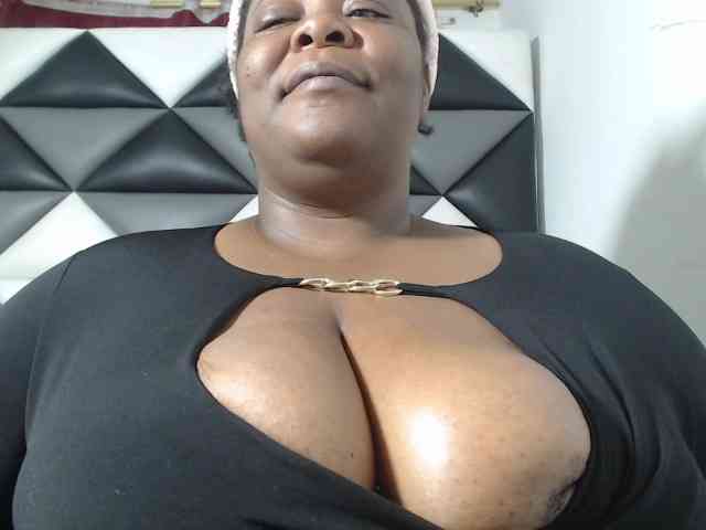 ShantalBBW webcam
