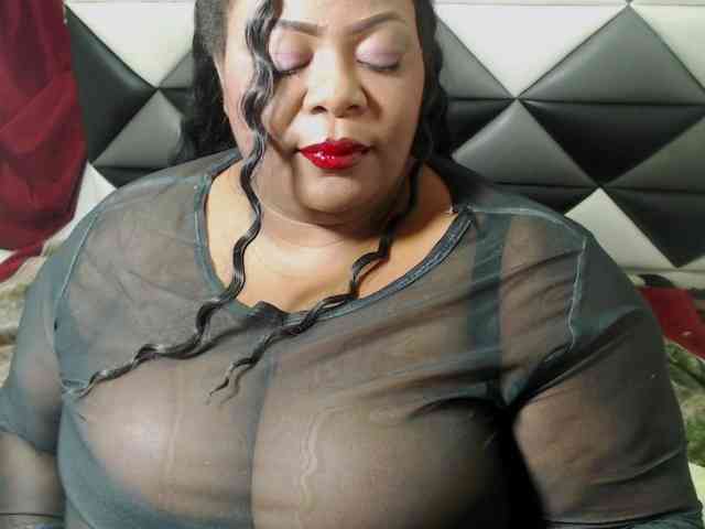ShantalBBW webcam