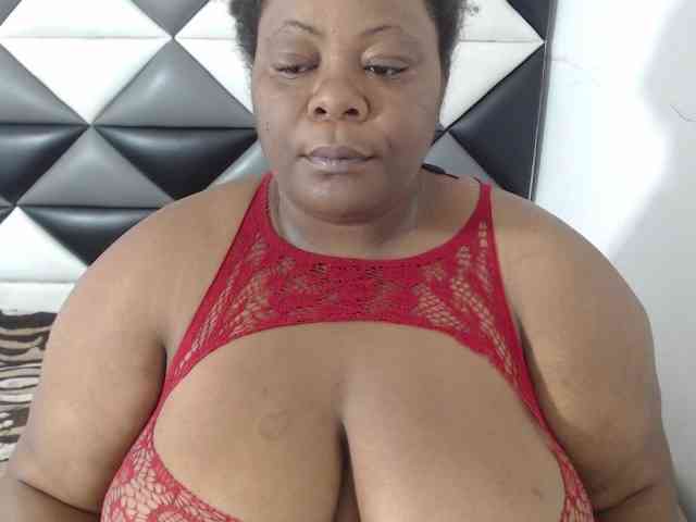 ShantalBBW webcam