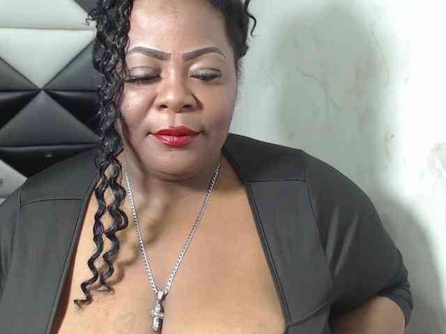 ShantalBBW webcam