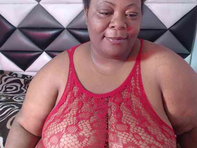 ShantalBBW webcam