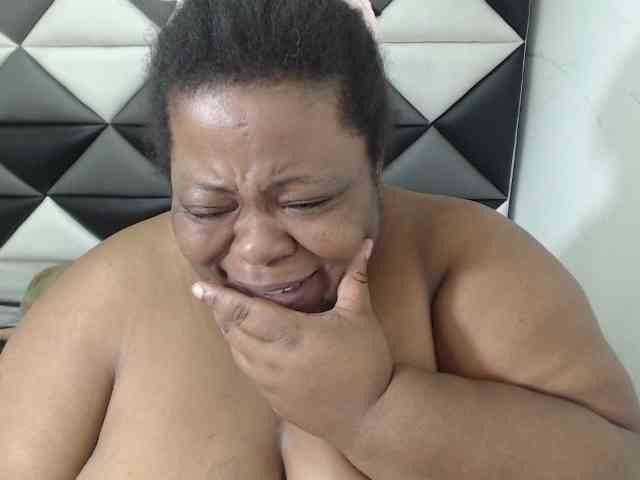 ShantalBBW webcam