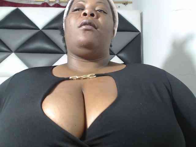 ShantalBBW webcam