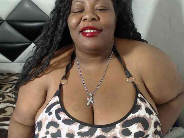 ShantalBBW webcam