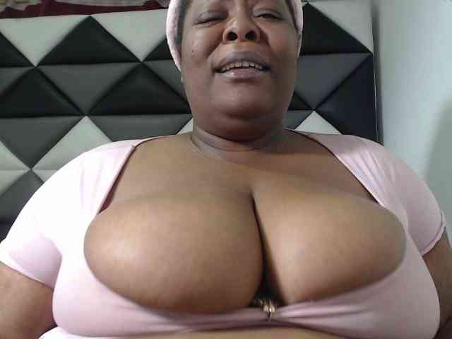 ShantalBBW webcam