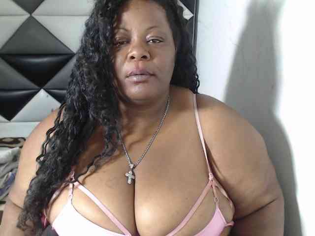 ShantalBBW webcam