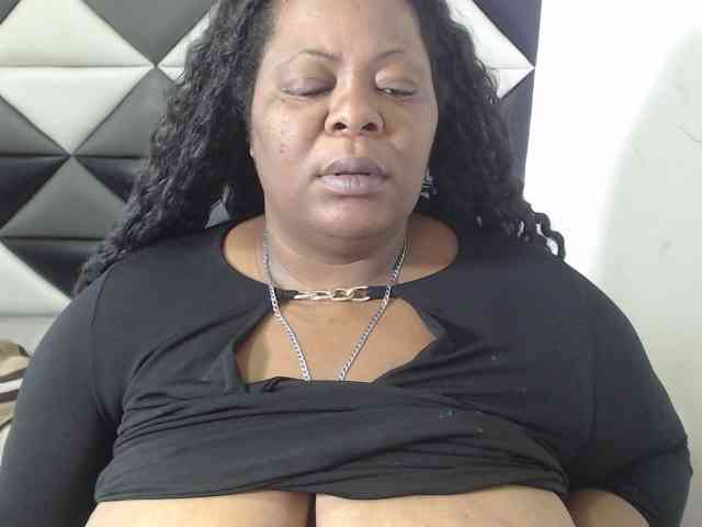 ShantalBBW webcam