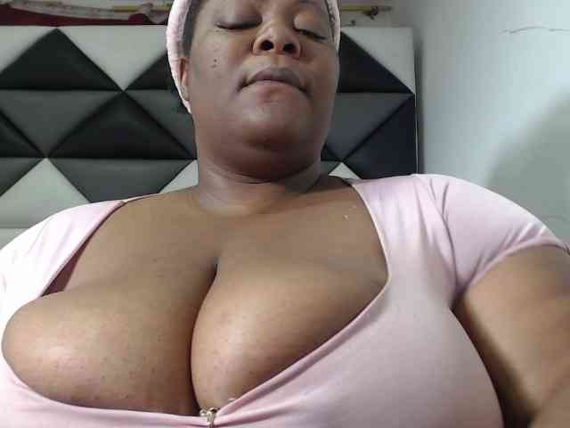 ShantalBBW webcam