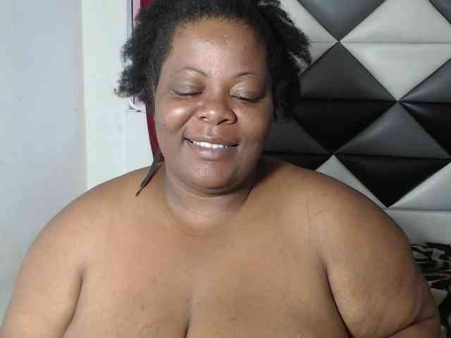 ShantalBBW webcam
