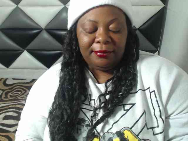 ShantalBBW webcam