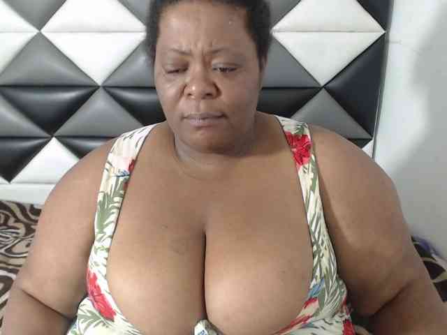ShantalBBW webcam