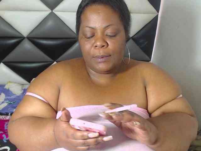 ShantalBBW webcam
