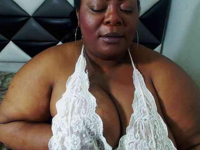 ShantalBBW webcam