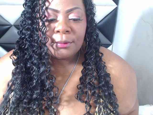ShantalBBW webcam