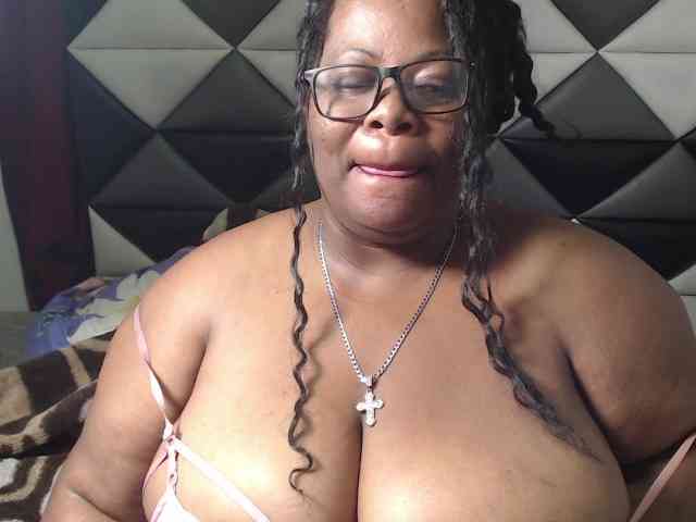 ShantalBBW webcam