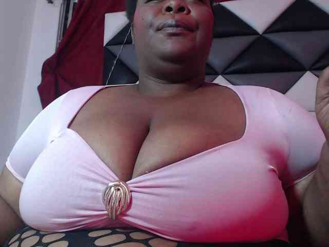 ShantalBBW webcam