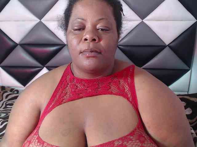 ShantalBBW webcam
