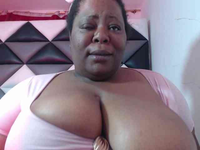 ShantalBBW webcam