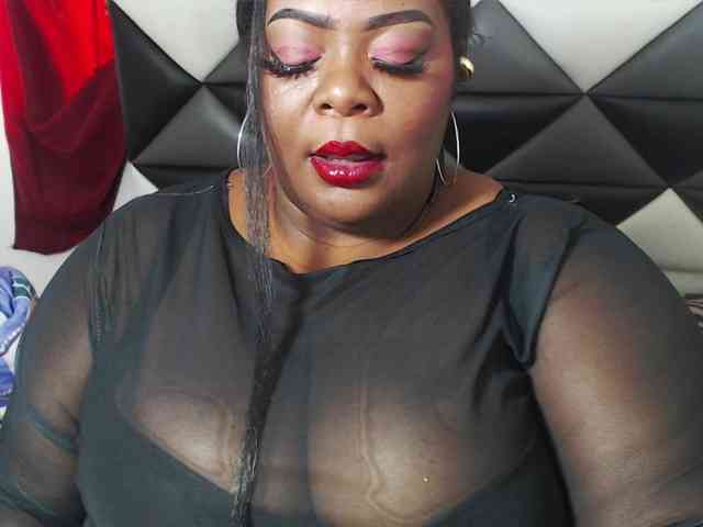 ShantalBBW webcam