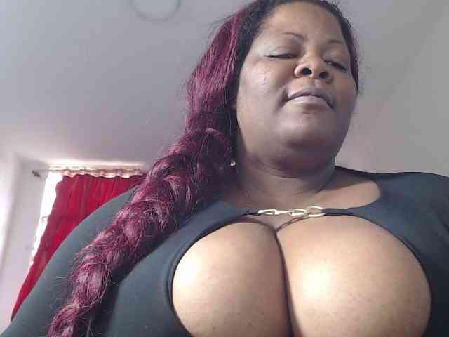 ShantalBBW webcam