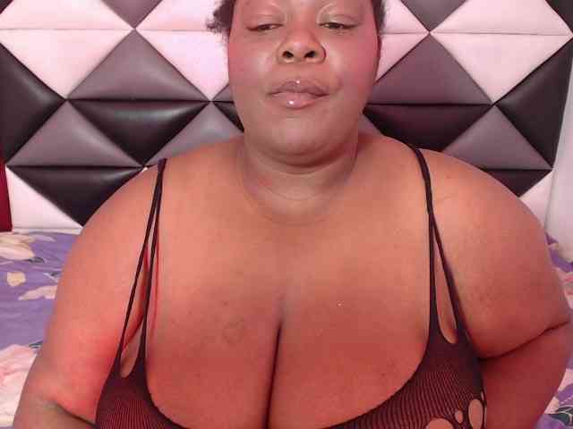 ShantalBBW webcam