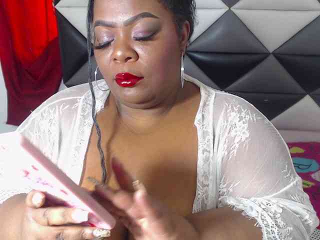 ShantalBBW webcam