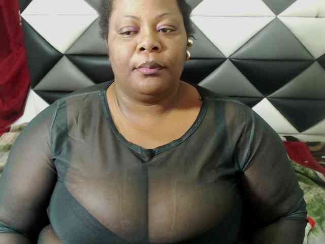 ShantalBBW webcam