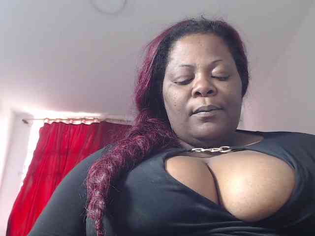 ShantalBBW webcam