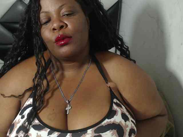 ShantalBBW webcam