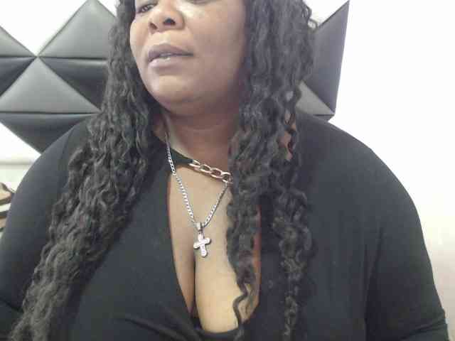 ShantalBBW webcam