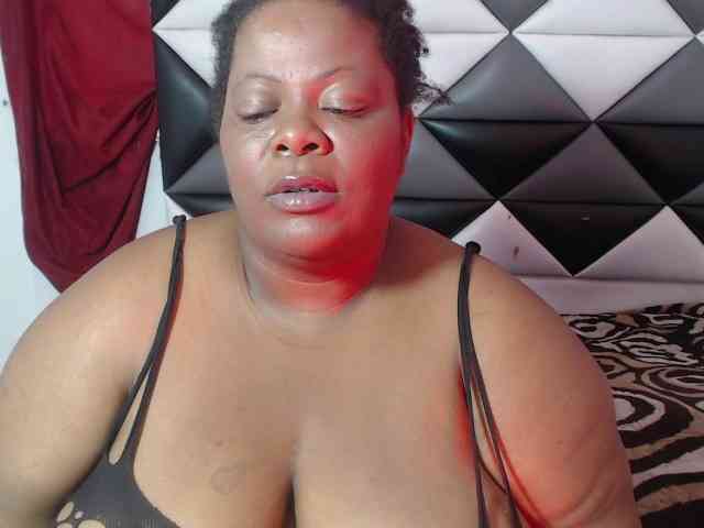 ShantalBBW webcam