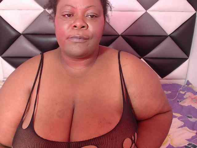 ShantalBBW webcam